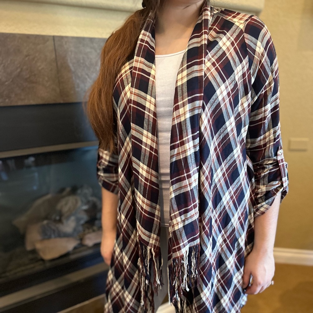 Altar’d State Maroon Navy & White Plaid SUPER Cute Long Sleeve
